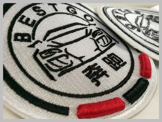 Heat Cut Twill Fabric Custom Clothing Patches Cloth Embroidered Badges